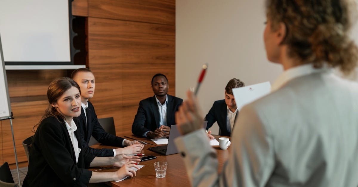 人类智慧如何围绕打击技术支持行为而不断进化